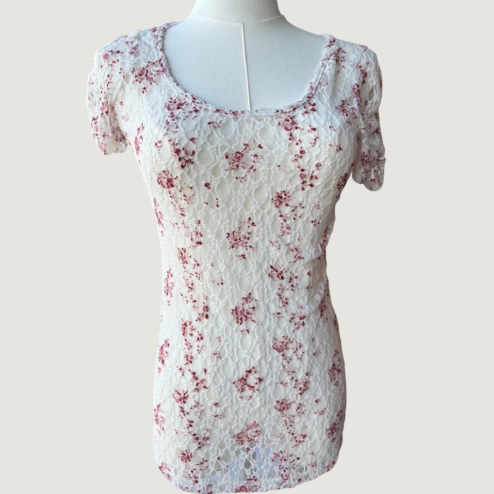 Maurices Lace Top‎ Small White Red Floral Short Puff Sleeve Cottagecore Romantic